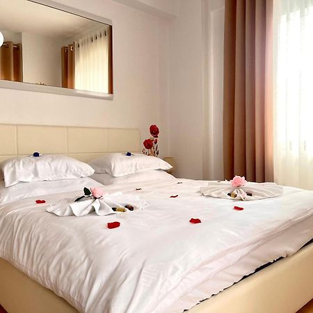 Onde Del Mare Apartment Sarandë Buitenkant foto